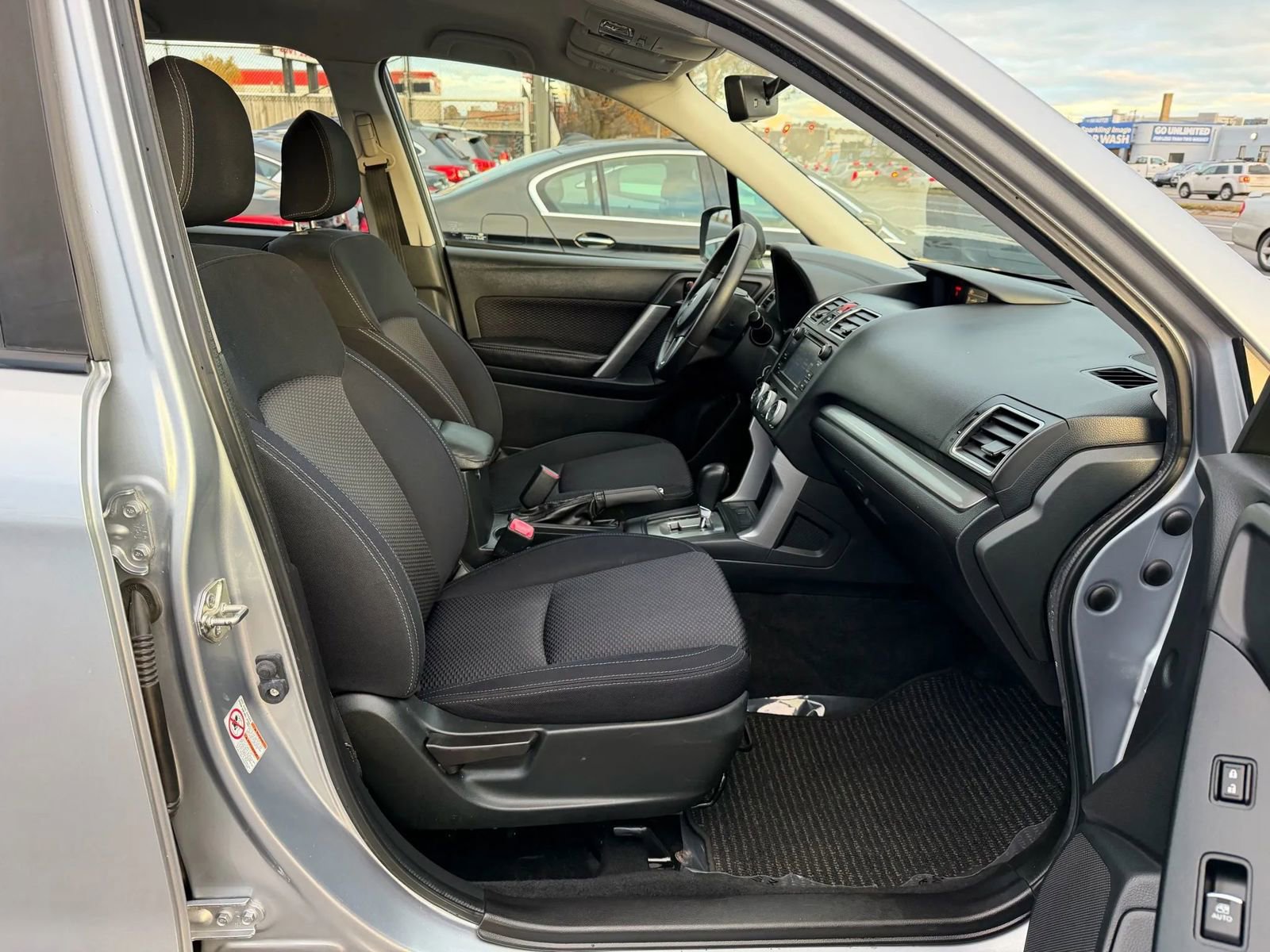 Used 2017 Subaru Forester 2.5i w/ Alloy Wheel Package image 7