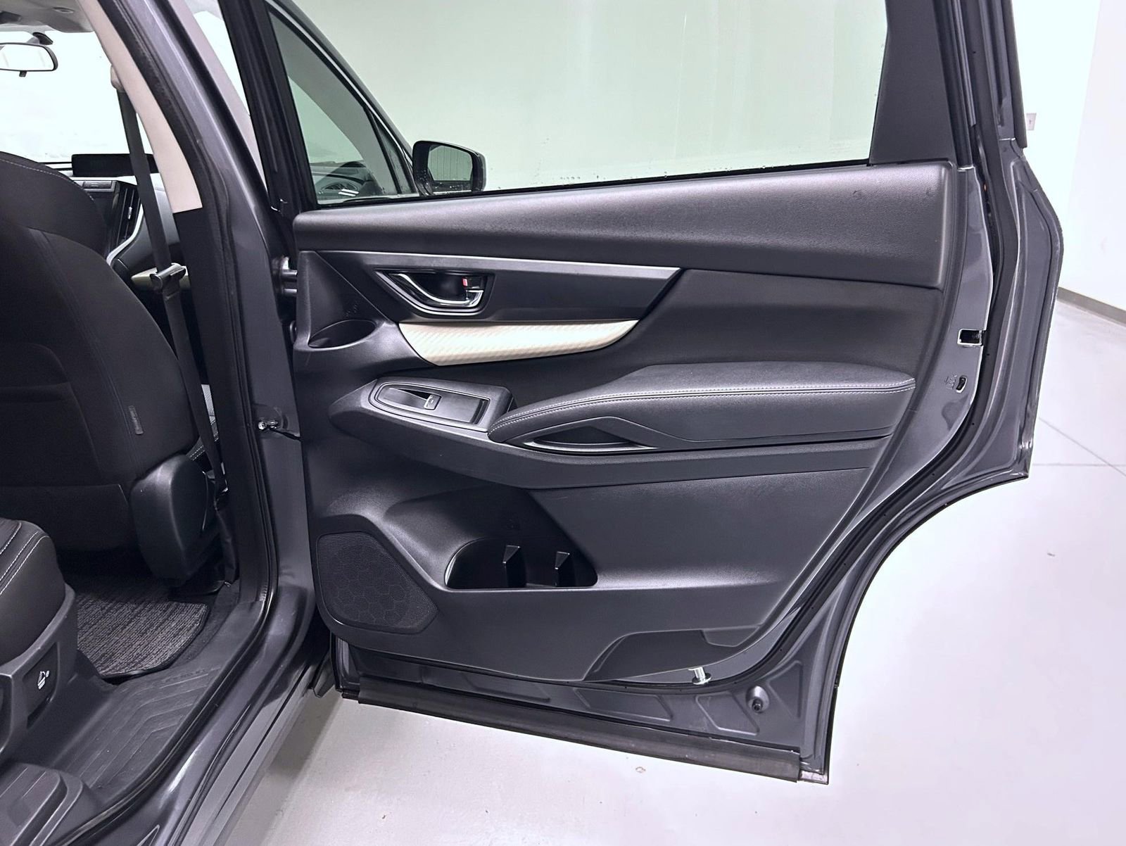 Used 2021 Subaru Ascent Premium image 17