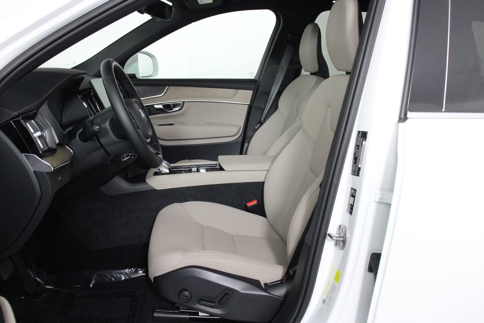 Certified 2026 Volvo XC90 B5 Core AWD/4WD image 31
