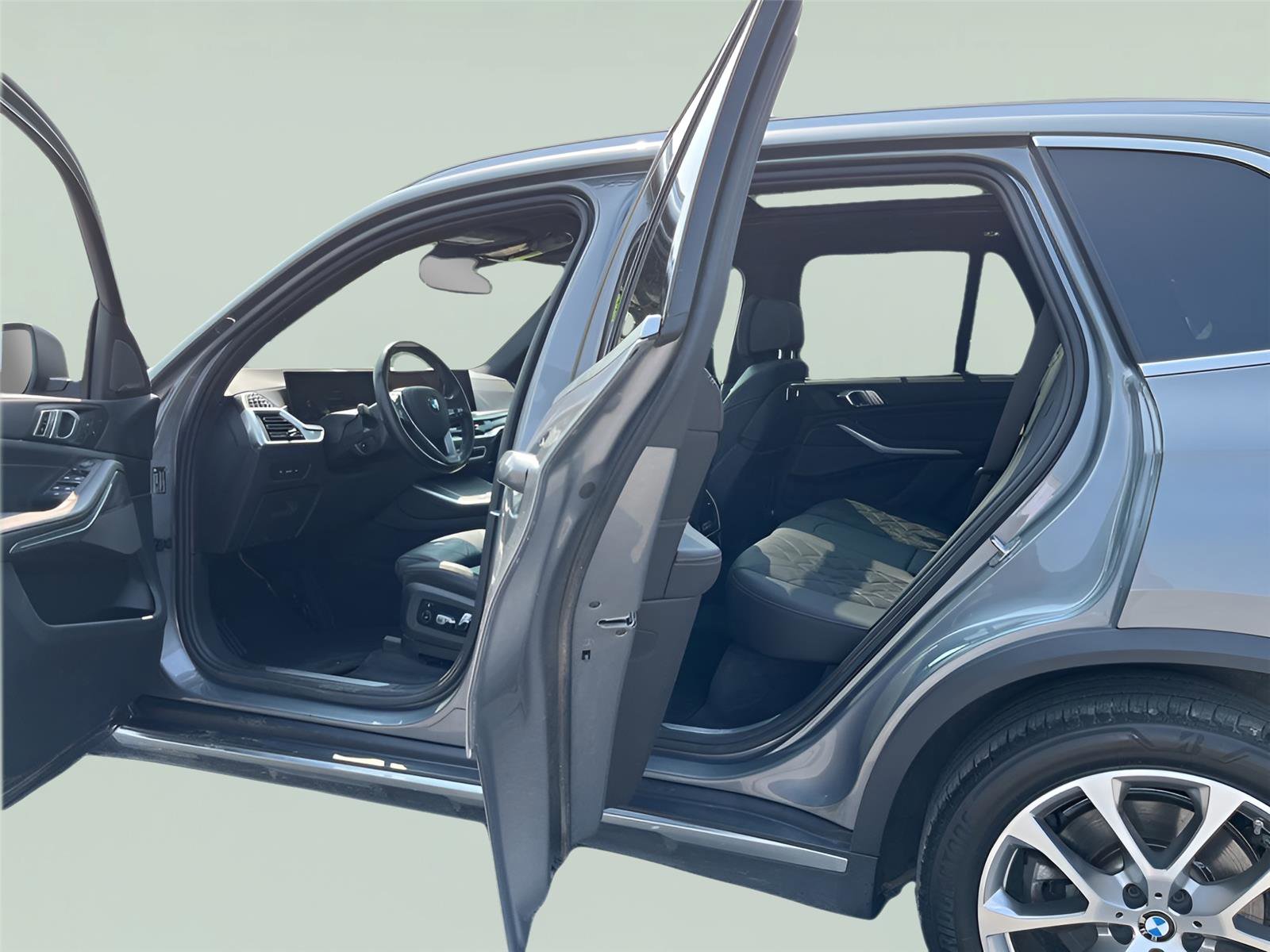 Used 2024 BMW X5 xDrive40i w/ Premium Package image 27