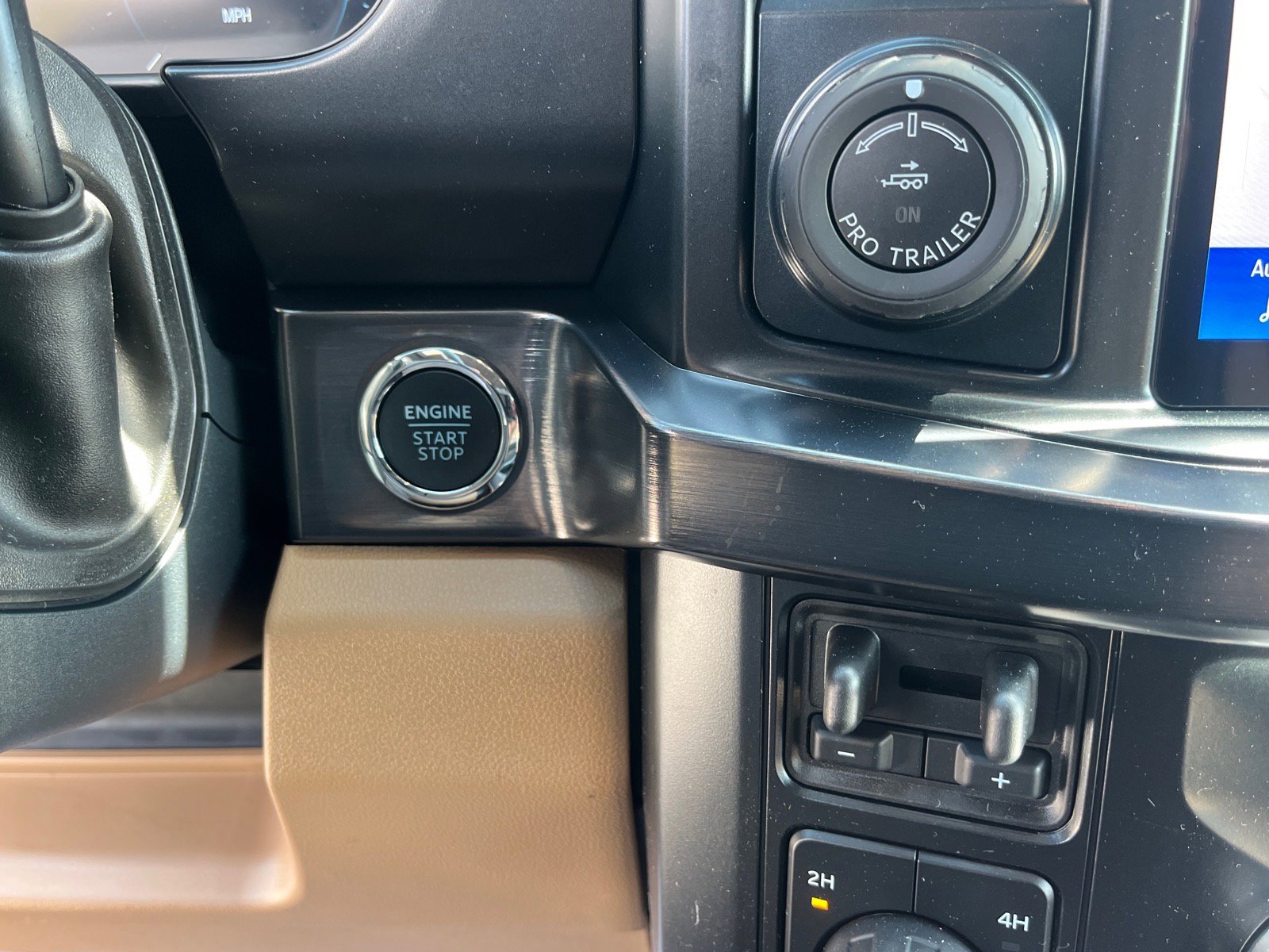 New 2026 Ford F250 Lariat w/ Lariat Premium Package AWD/4WD image 8