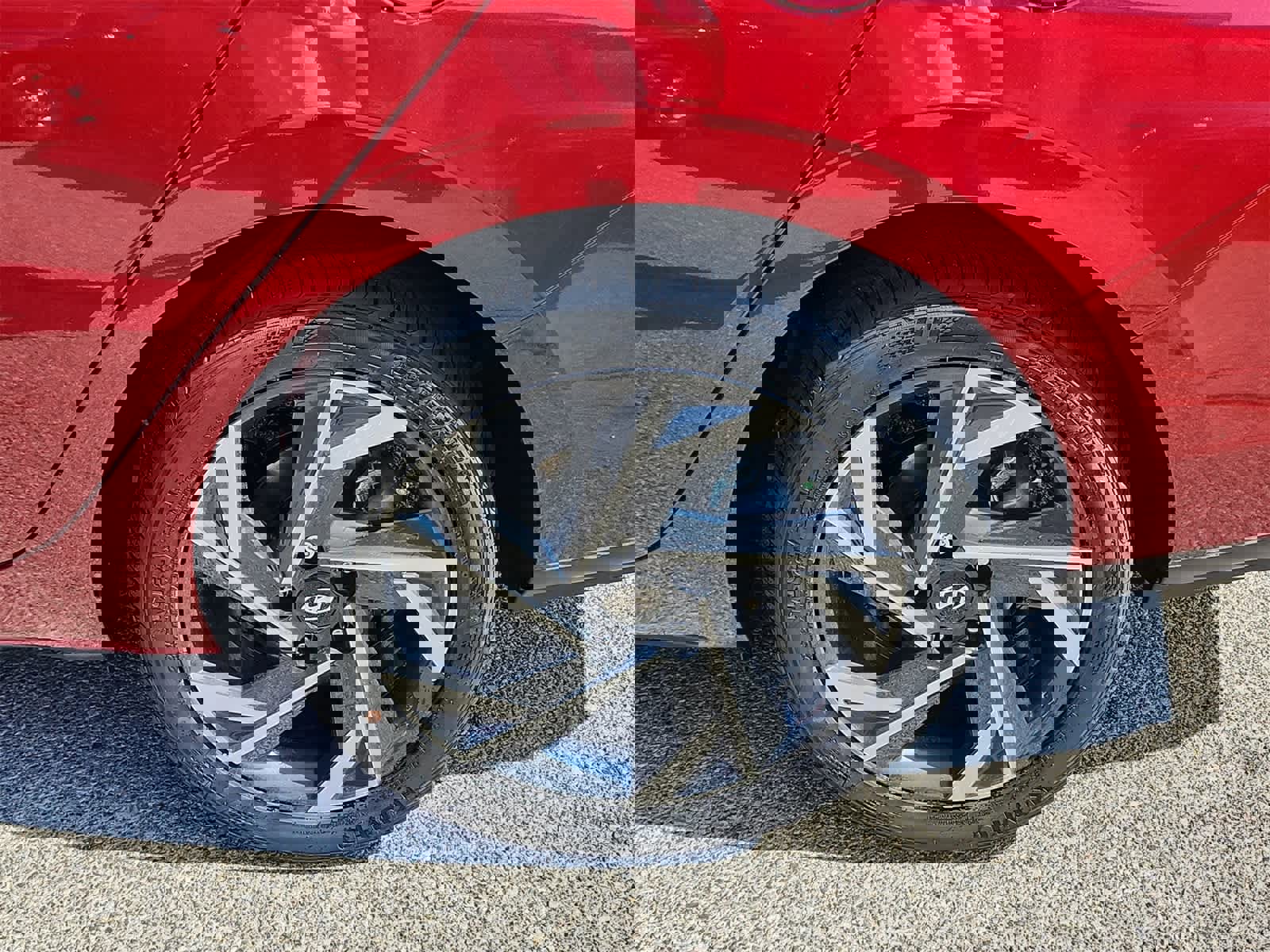 Used 2025 Hyundai Elantra Sport image 12