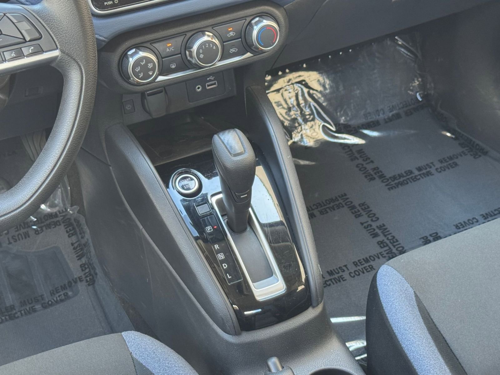 Used 2025 Nissan Versa SV image 40