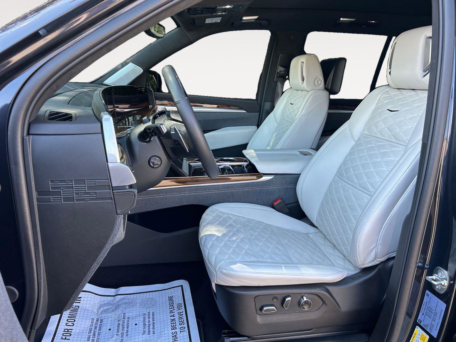 Certified 2025 Cadillac Escalade Sport Platinum w/ LPO, ONYX Package image 9