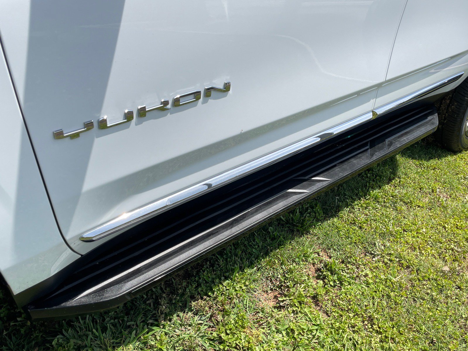 Used 2023 GMC Yukon SLT AWD/4WD image 7