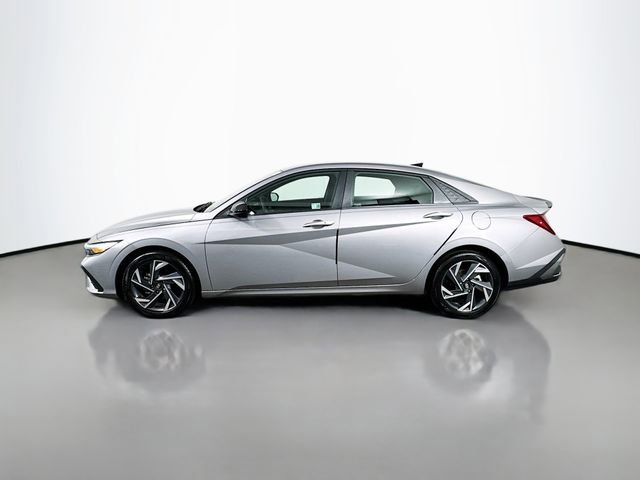 Certified 2025 Hyundai Elantra Sport FWD image 5