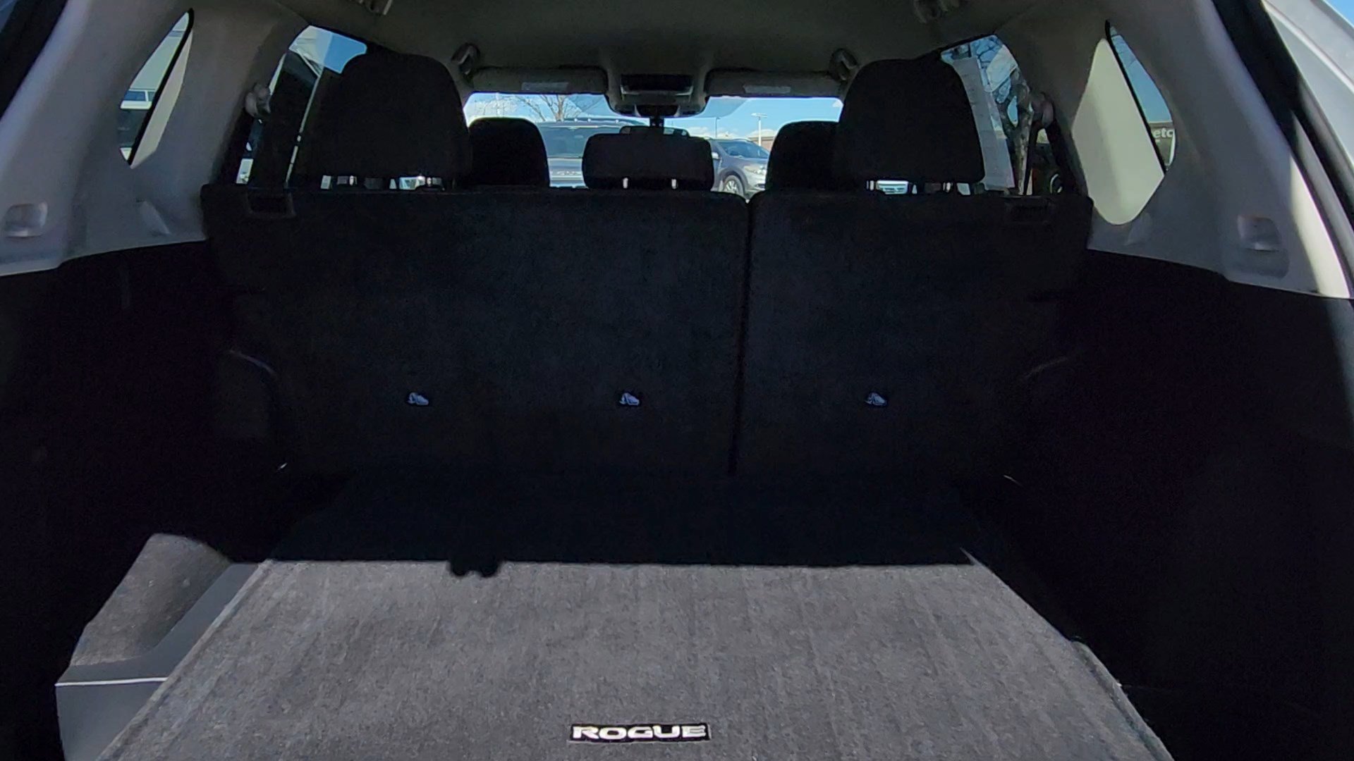 Used 2025 Nissan Rogue SV image 40