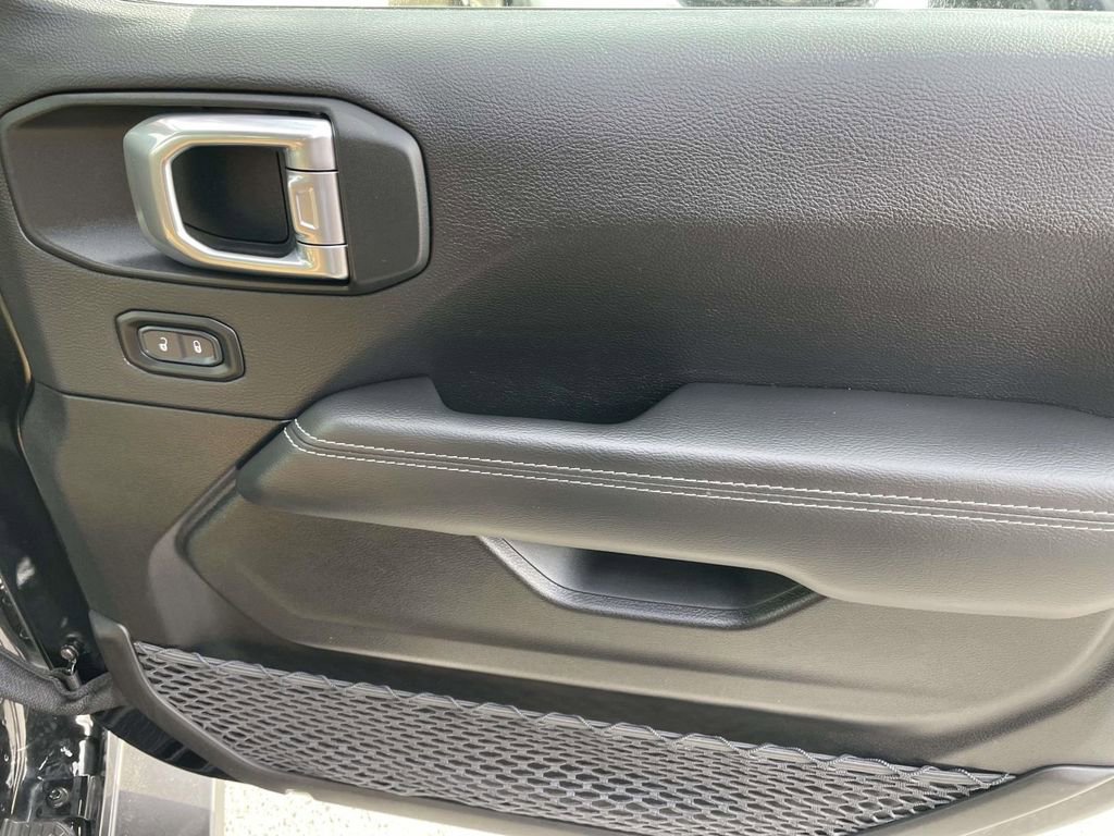 Used 2023 Jeep Wrangler Unlimited Rubicon 4xe w/ Steel Bumper Group image 45