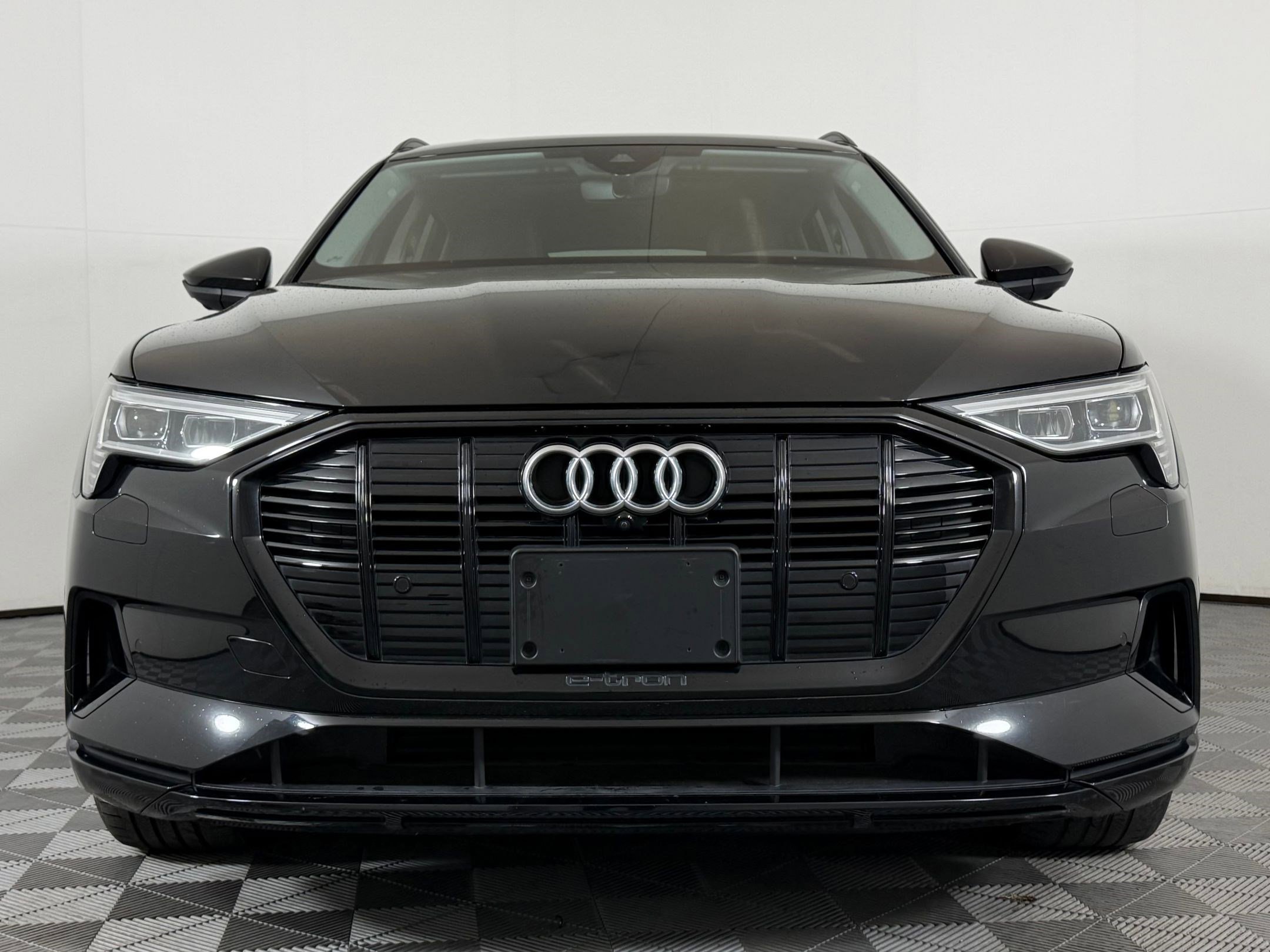 Used 2022 Audi e-tron Premium w/ Convenience Plus Package image 6
