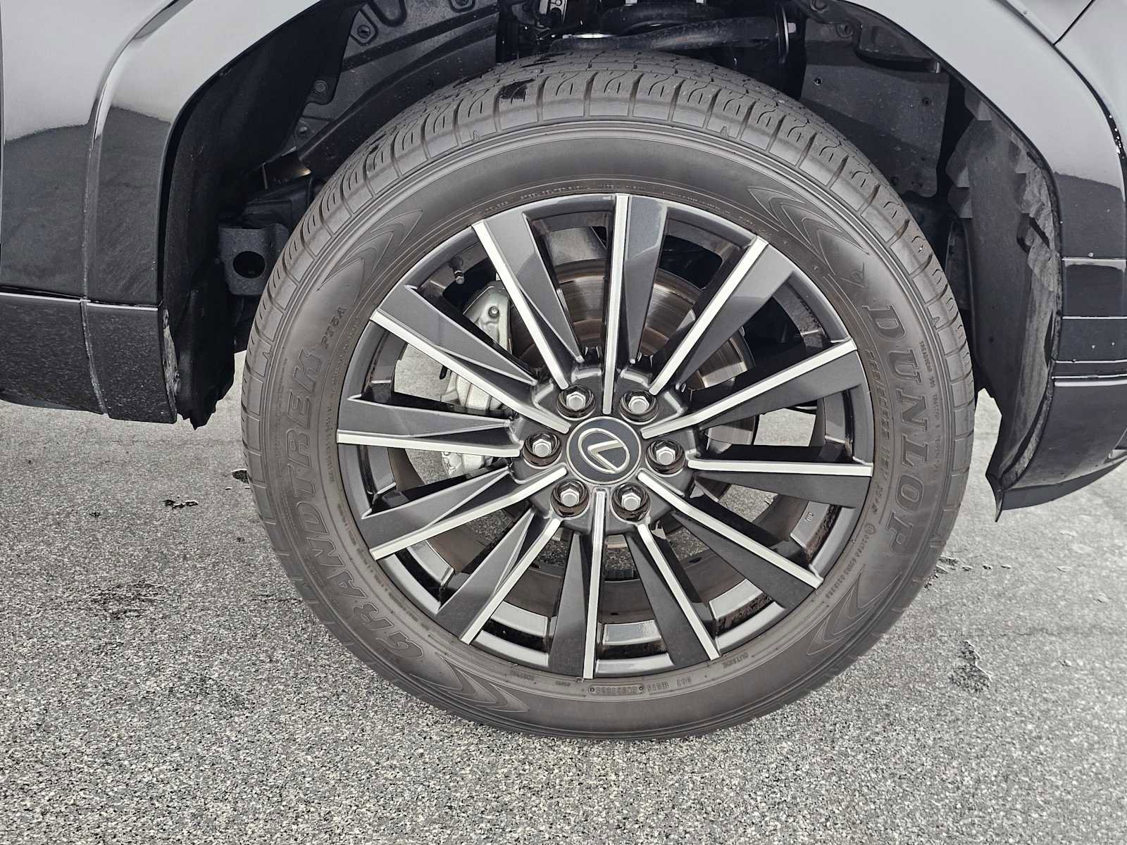 Used 2024 Lexus GX 550 w/ Accessory Package (2T) image 9