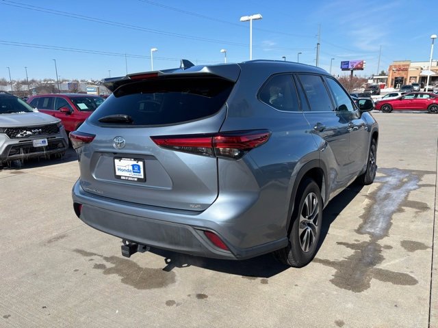 Used 2020 Toyota Highlander XLE image 5