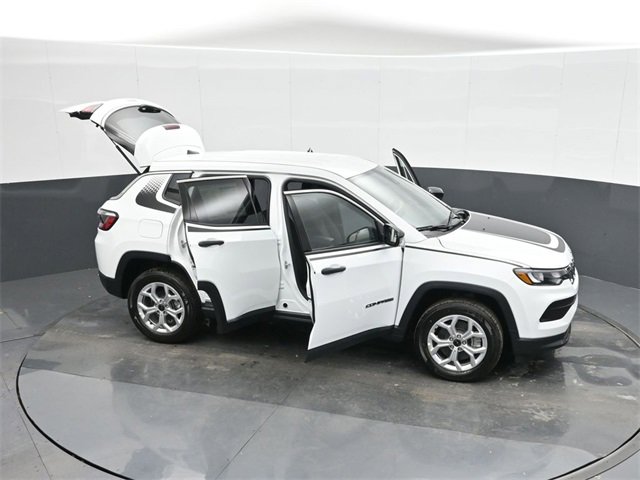 Used 2025 Jeep Compass Sport w/ Mopar Graphics Package image 49