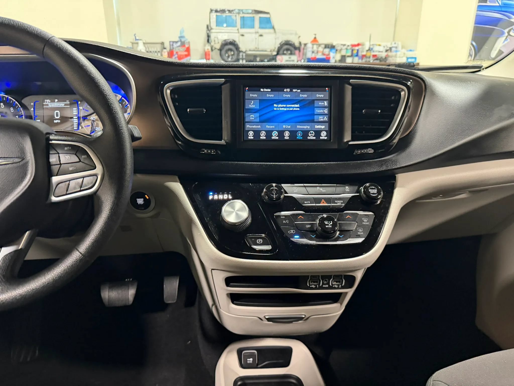 Used 2021 Chrysler Voyager L FWD image 51