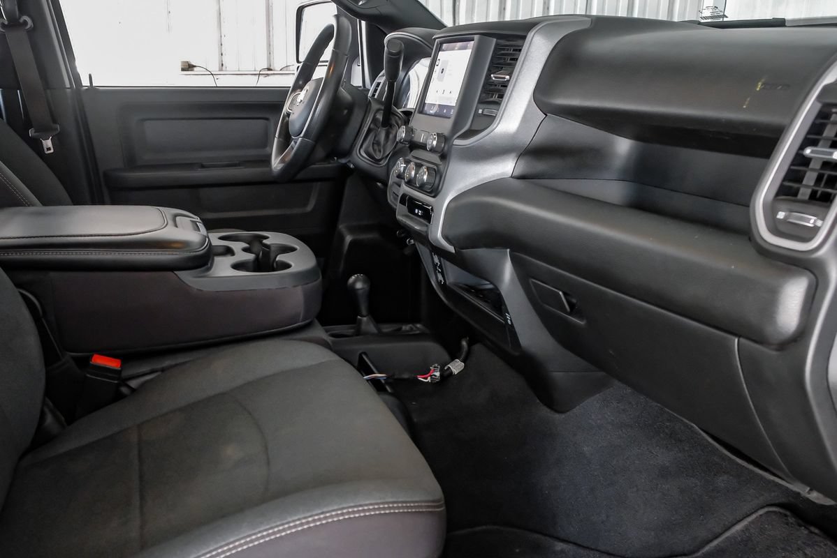 Used 2024 RAM 3500 Tradesman w/ Chrome Appearance Group AWD/4WD image 13