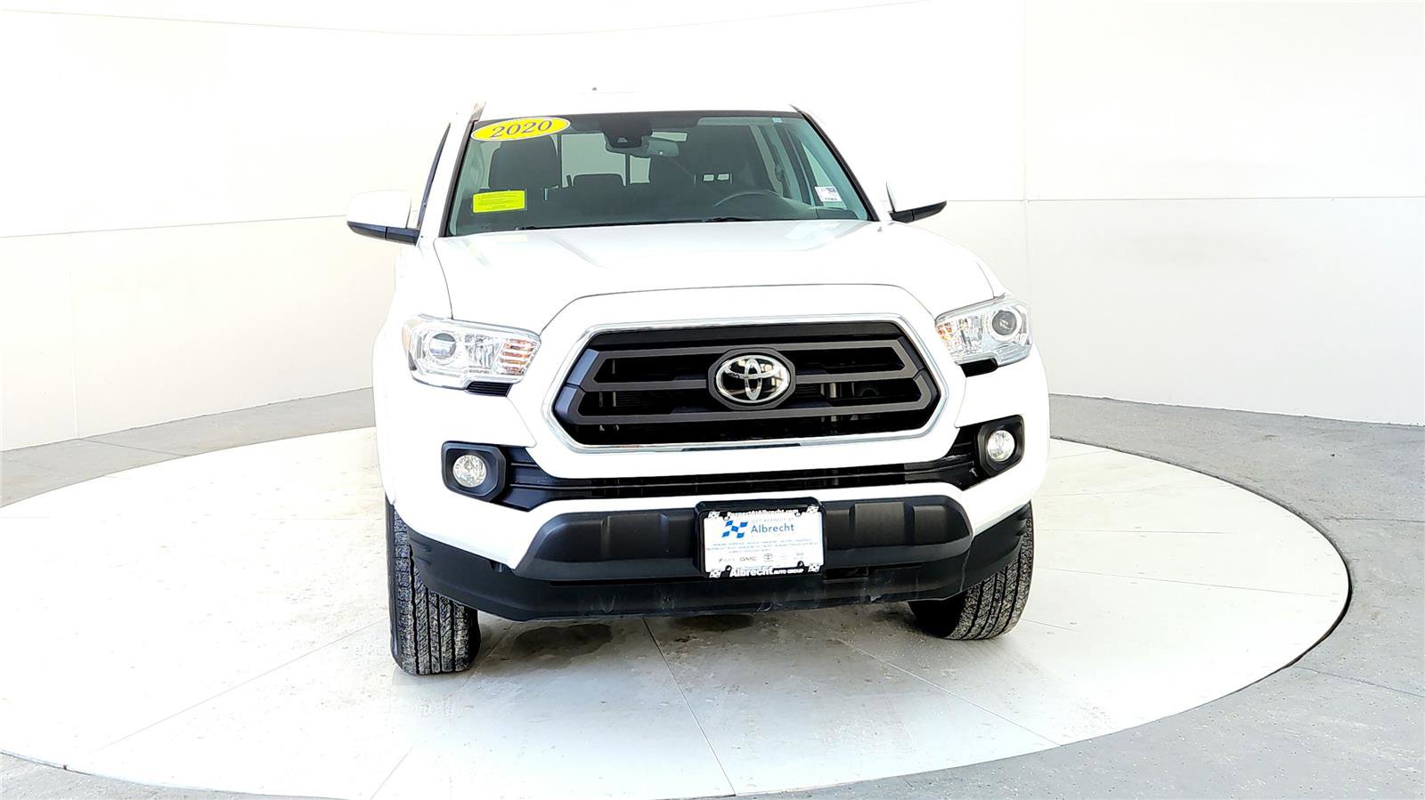 Used 2020 Toyota Tacoma SR5 image 2