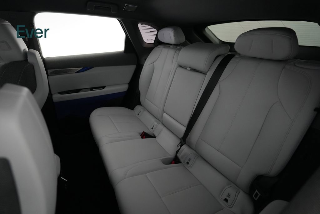 Used 2025 Cadillac Optiq Luxury 1 AWD/4WD image 24