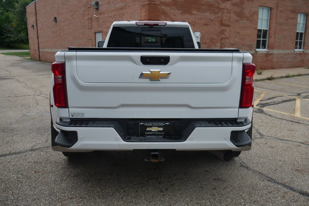 Used 2025 Chevrolet Silverado 3500 High Country w/ Technology Package AWD/4WD image 7