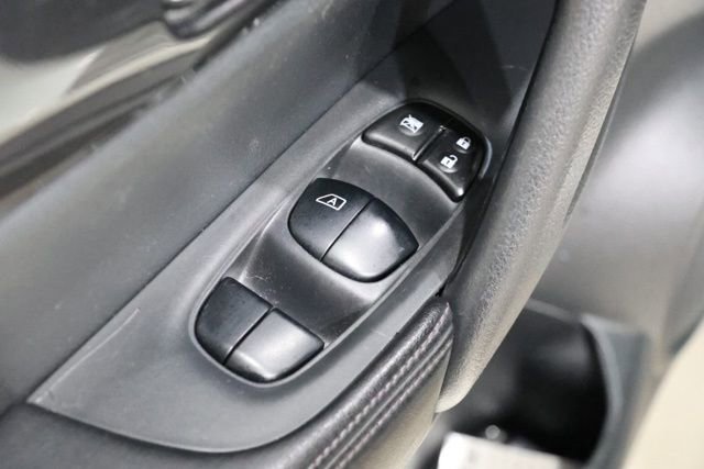 Used 2018 Nissan Rogue SV w/ Premium Package image 20