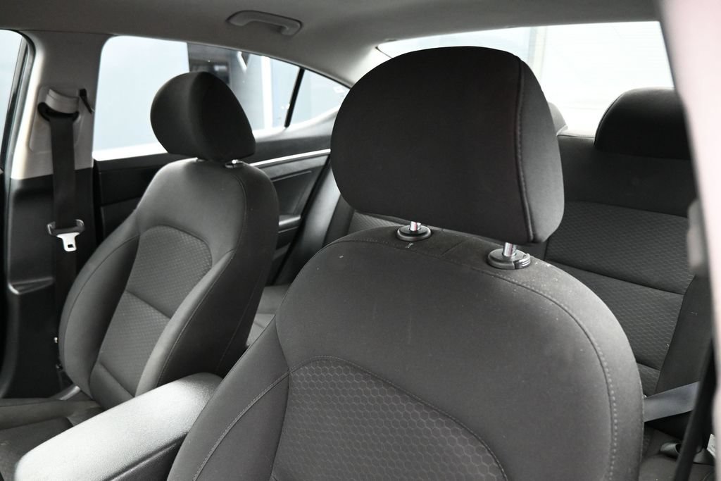 Used 2020 Hyundai Elantra SE w/ Cargo Package (C1) FWD image 12
