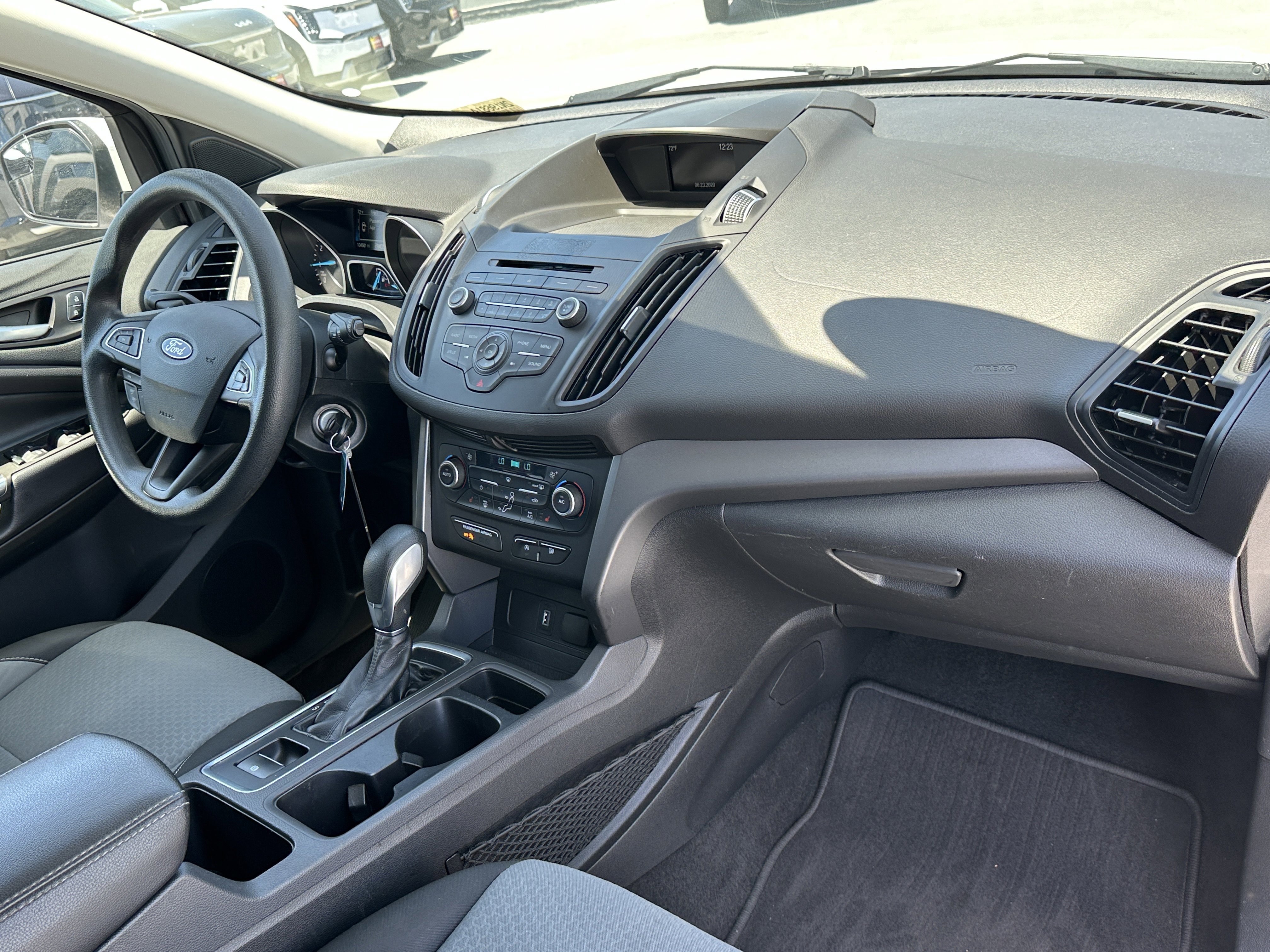 Used 2018 Ford Escape SE FWD image 15