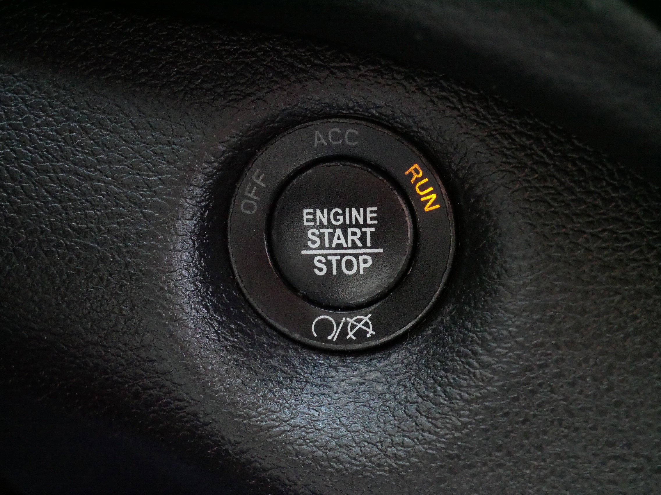 Used 2019 Jeep Cherokee Trailhawk w/ Cold Weather Group image 33