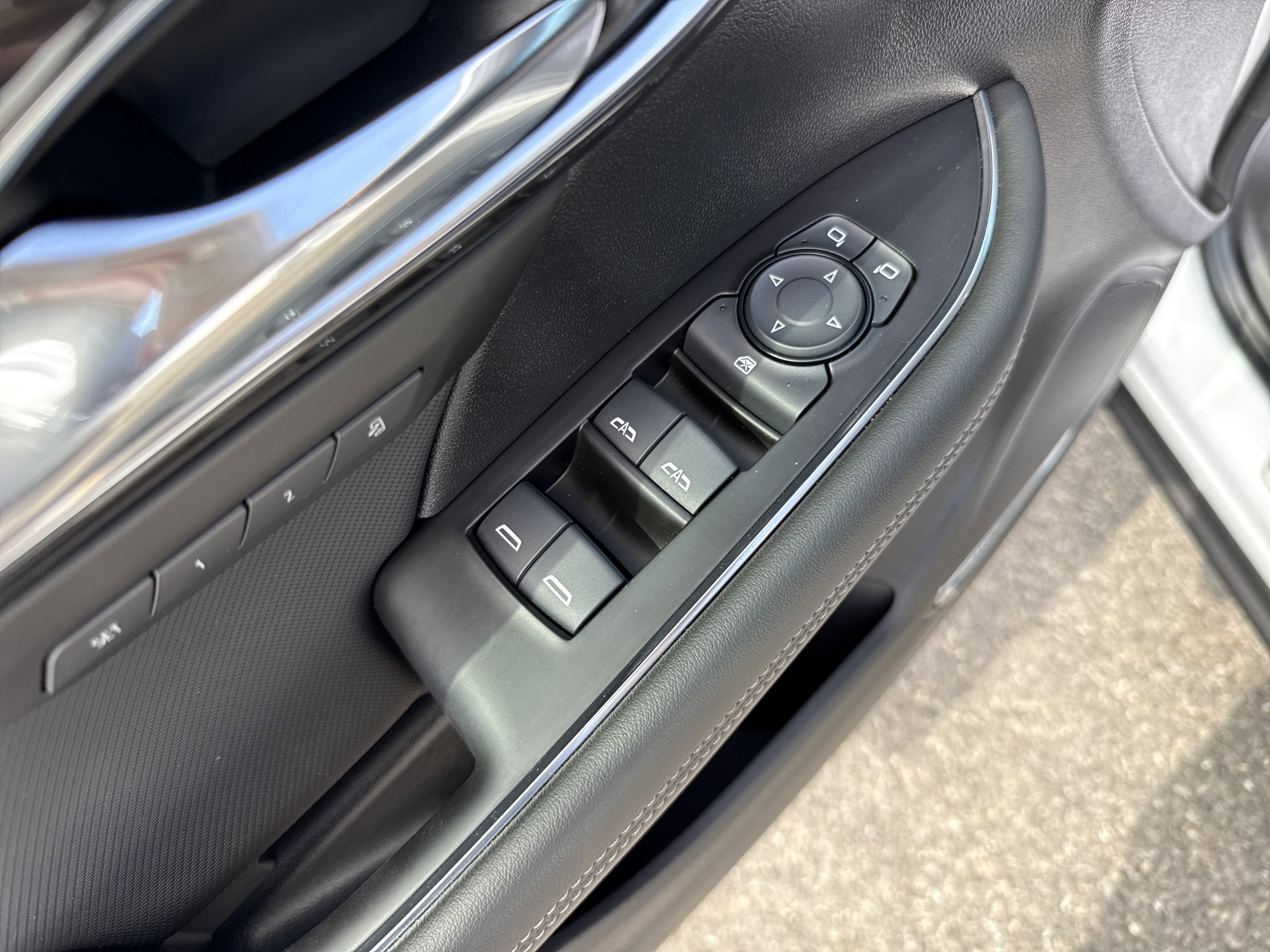Used 2025 Buick Envision Preferred AWD/4WD image 16