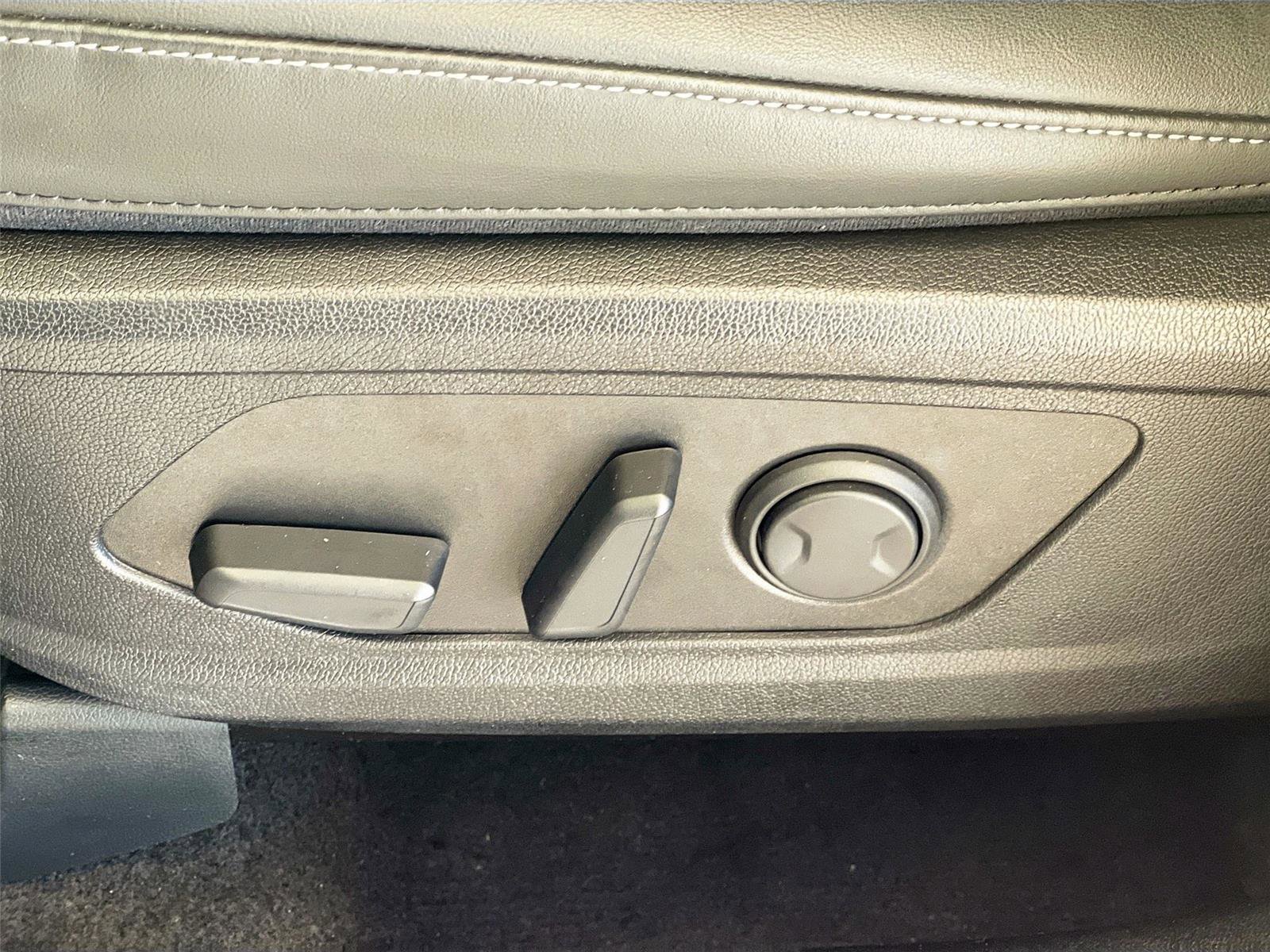 Used 2025 Kia Sorento S image 21