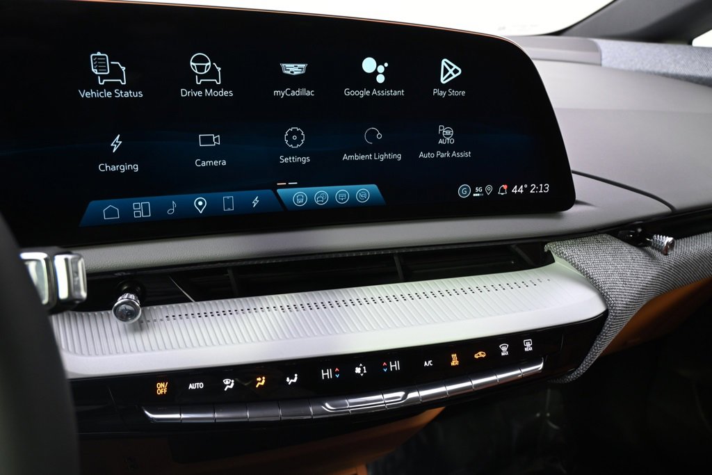 New 2026 Cadillac Optiq Sport 2 image 26