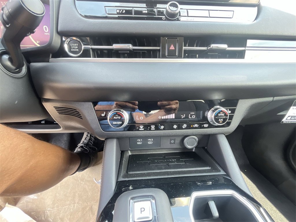 New 2025 Mitsubishi Outlander SE image 19