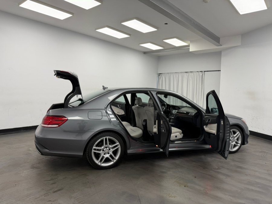 Used 2016 Mercedes-Benz E 350 4MATIC Sedan w/ Premium Package image 27