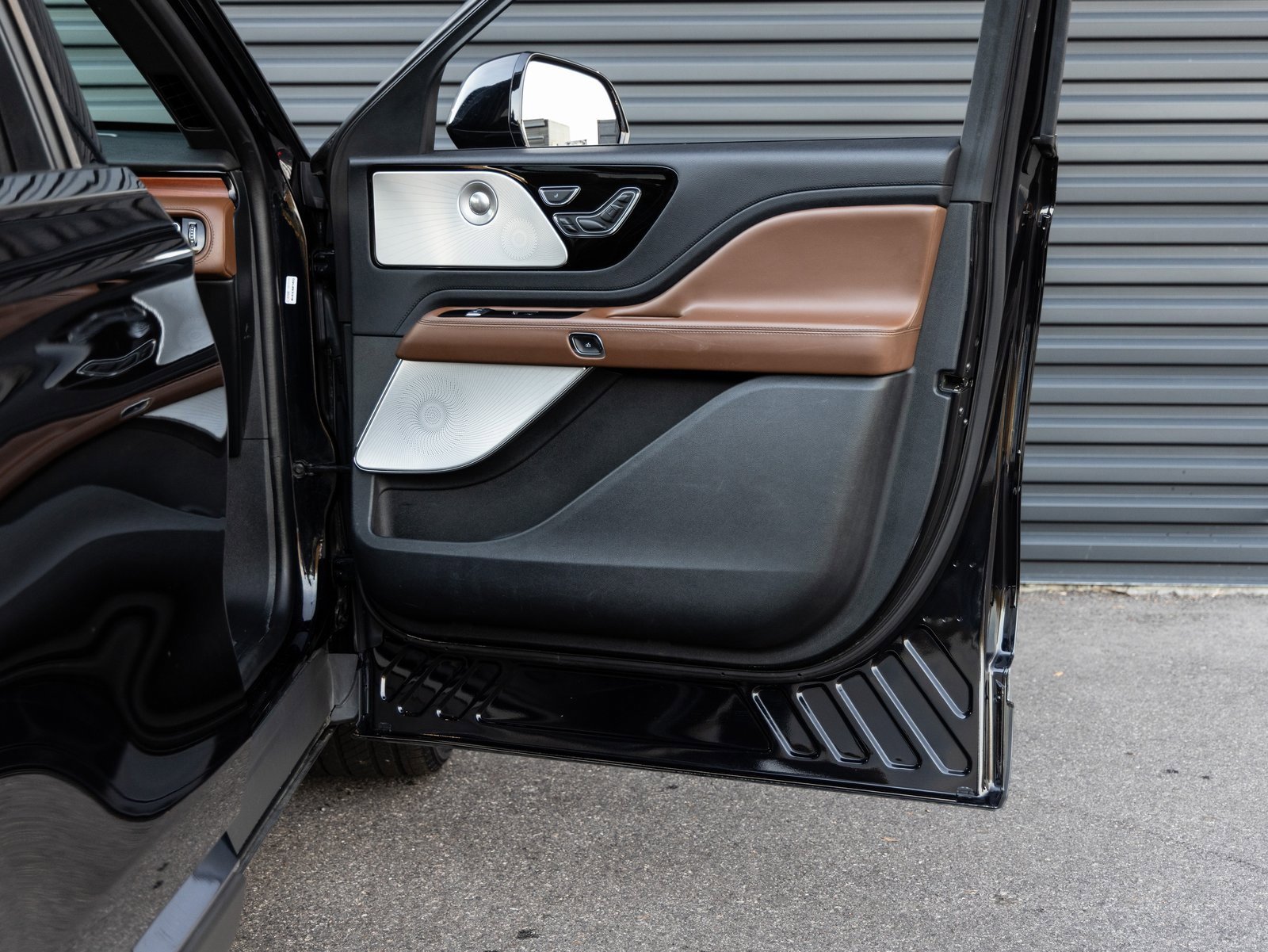 Used 2020 Lincoln Aviator Reserve w/ Equipment Group 202A image 31