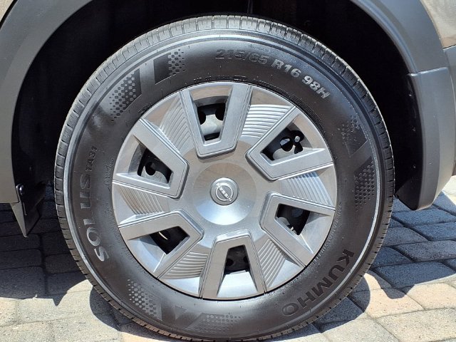 Used 2025 Nissan Kicks S AWD/4WD image 7