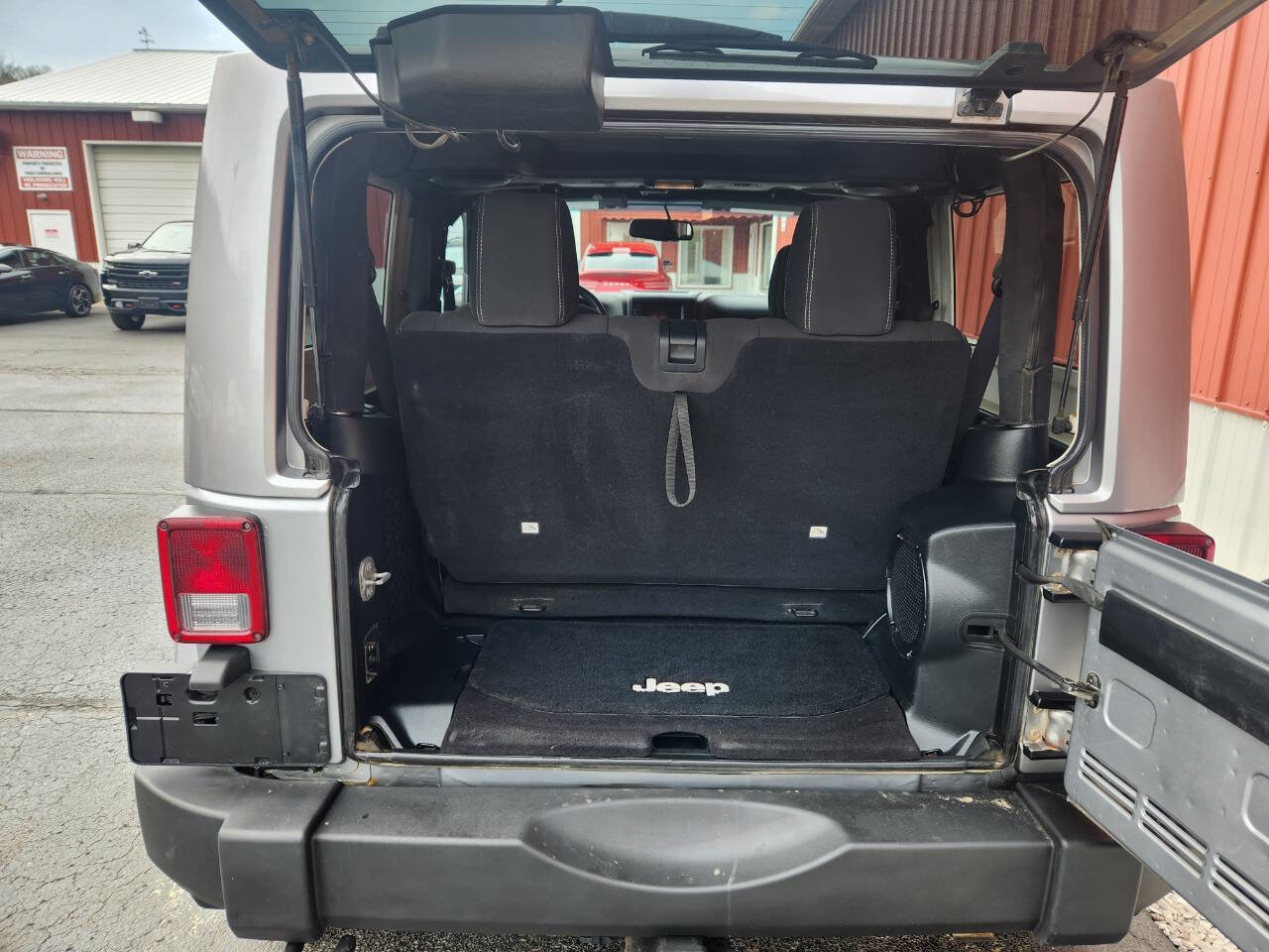 Used 2014 Jeep Wrangler Rubicon w/ Power Convenience Group AWD/4WD image 13