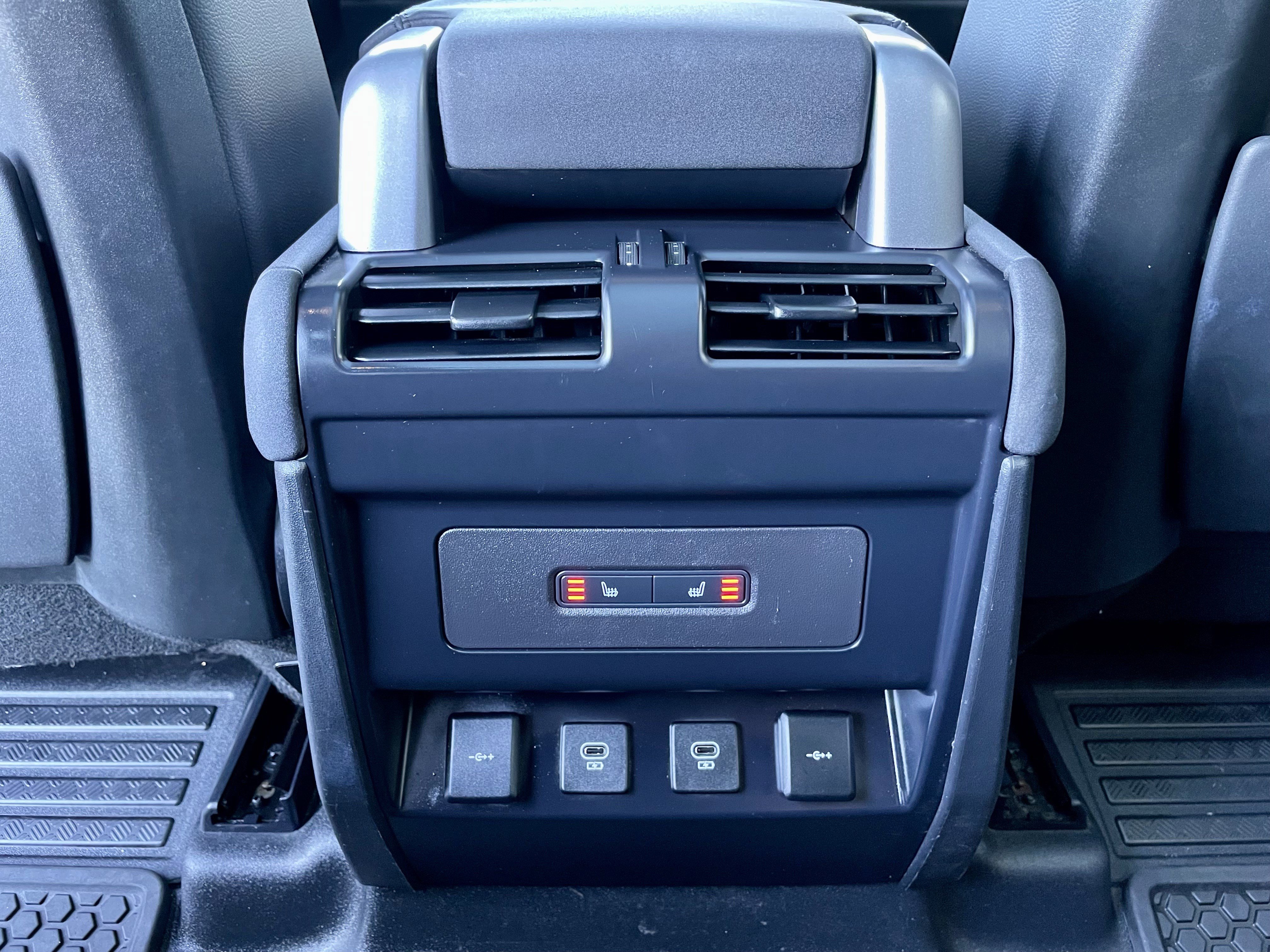 Used 2022 Land Rover Defender 110 S image 26