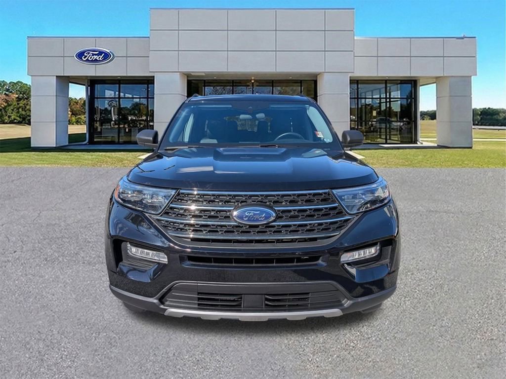 Used 2023 Ford Explorer XLT w/ Equipment Group 202A AWD/4WD image 2