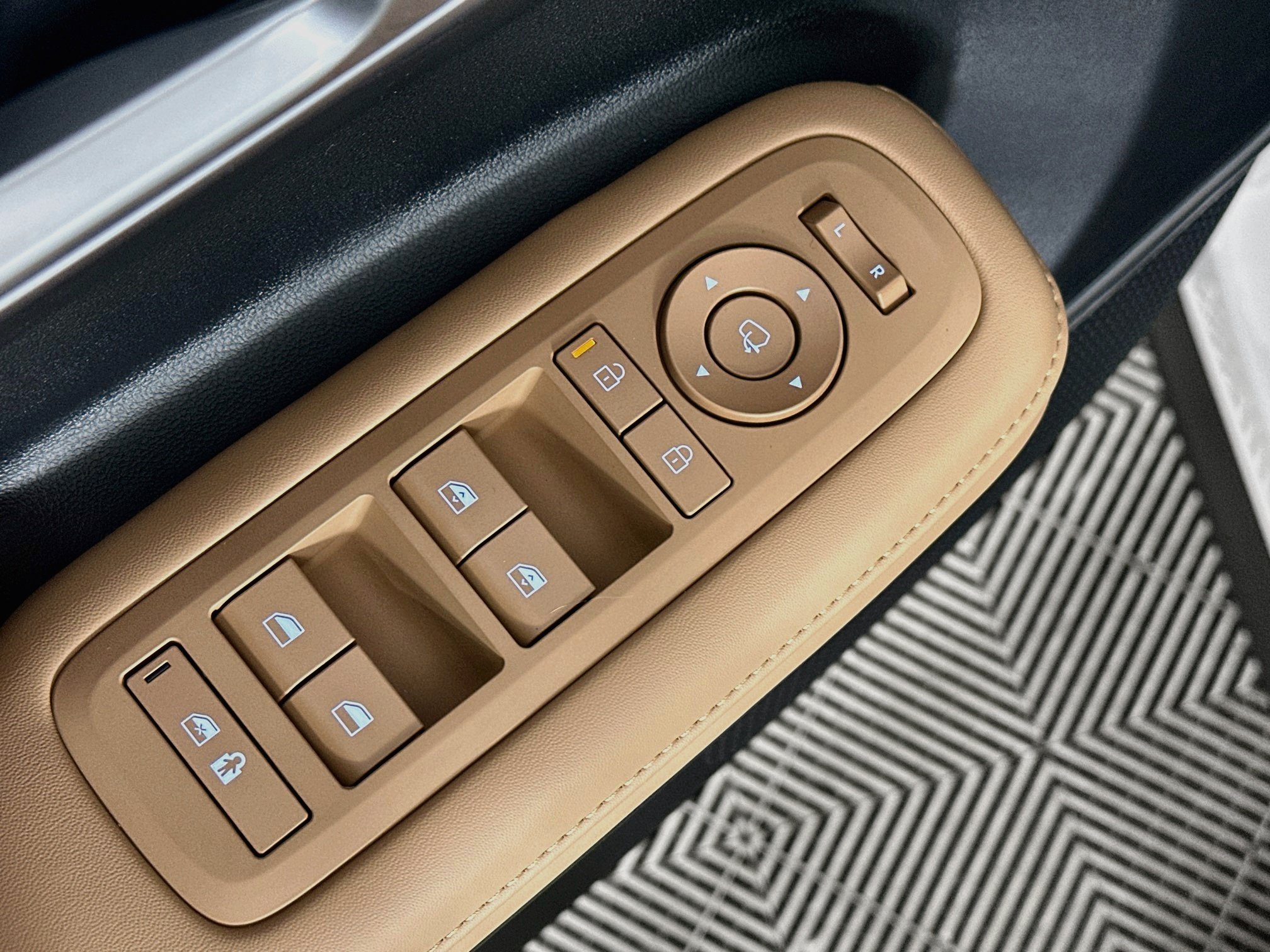 New 2026 Hyundai Santa Fe Limited AWD/4WD image 18