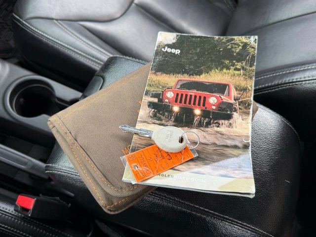 Used 2016 Jeep Wrangler Unlimited Rubicon AWD/4WD video 3