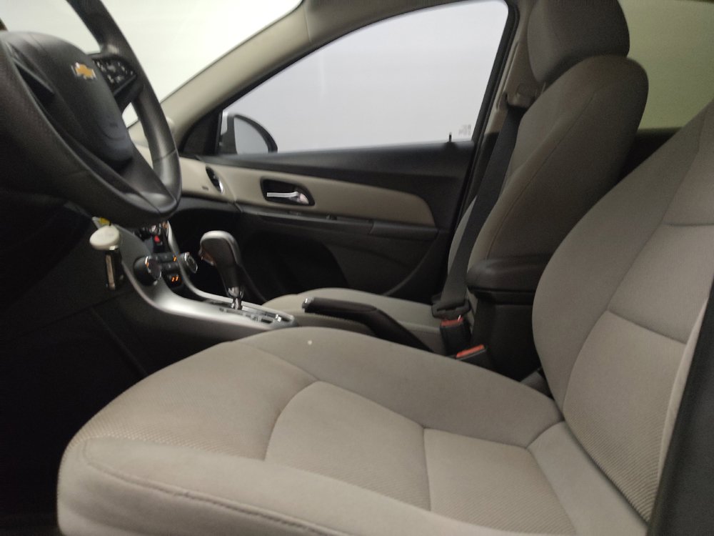 Used 2016 Chevrolet Cruze LT w/ Enhanced Safety Package FWD image 17