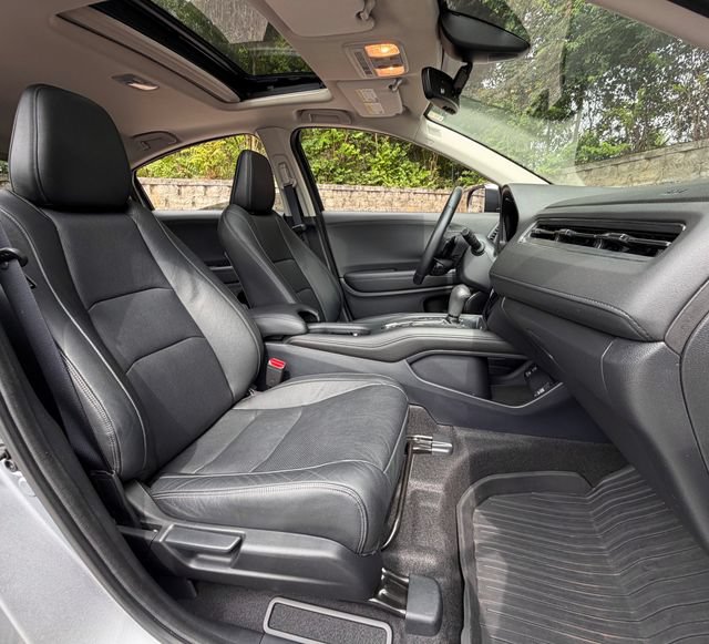 Used 2020 Honda HR-V Touring image 24