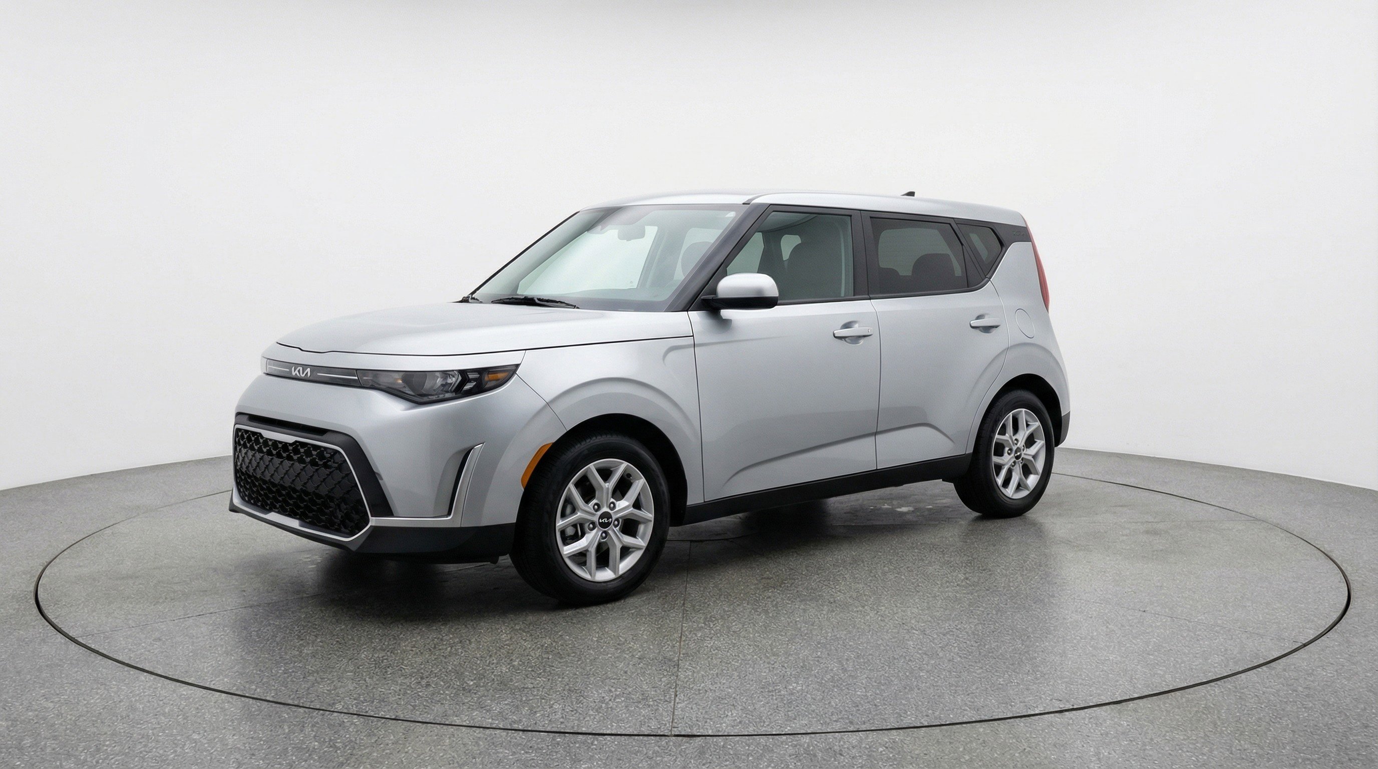 Used 2025 Kia Soul LX w/ LX Technology Package image 3