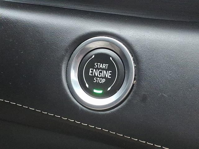 Used 2022 Cadillac Escalade Premium Luxury Platinum image 28