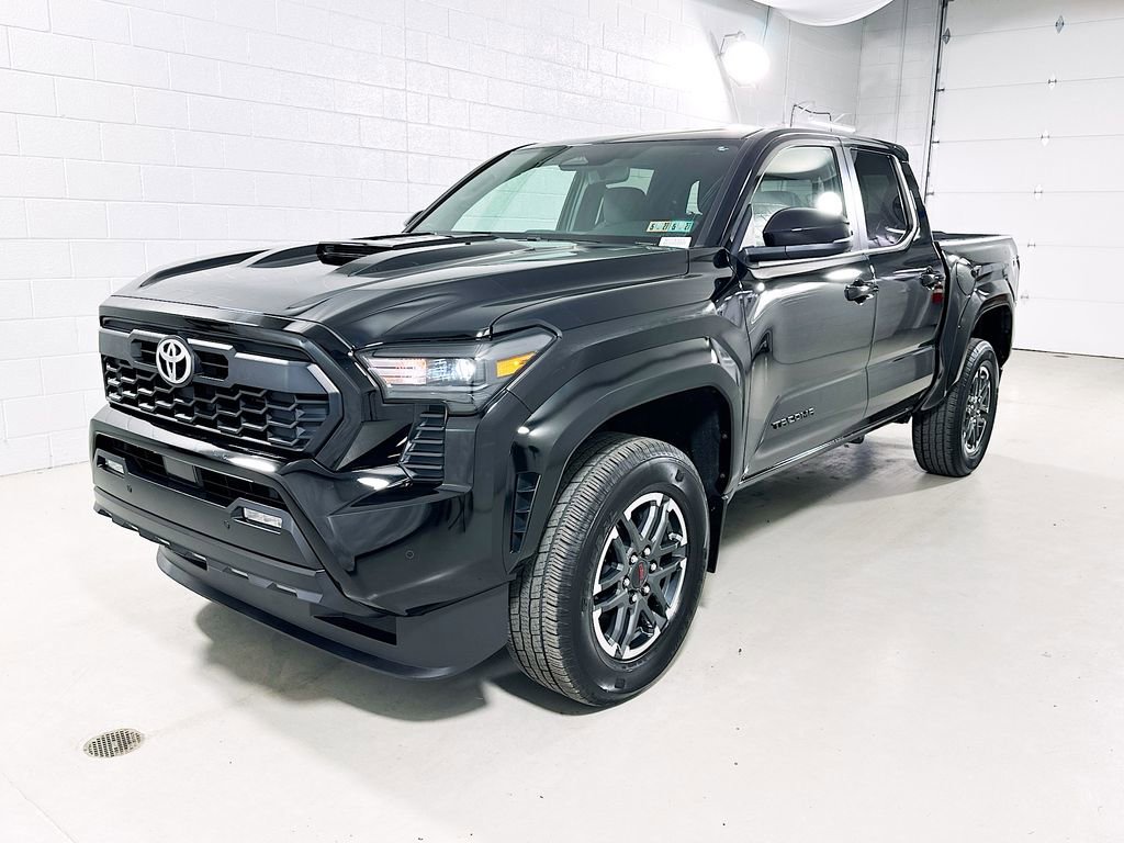 Used 2024 Toyota Tacoma TRD Sport w/ TRD Sport Upgrade Package AWD/4WD image 3