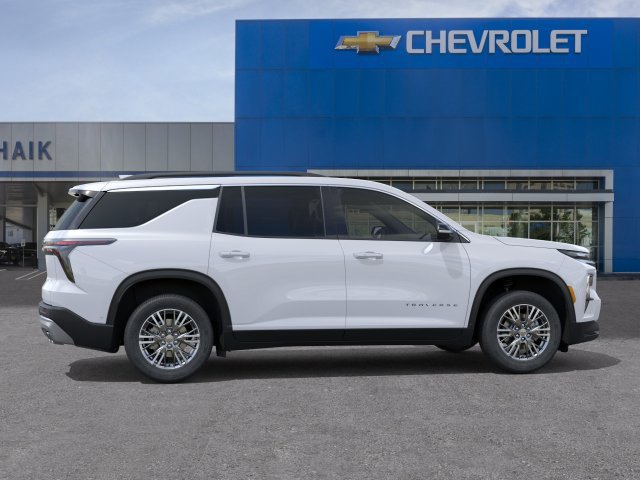 New 2027 Chevrolet Traverse LT w/ Driver Confidence Package FWD image 5