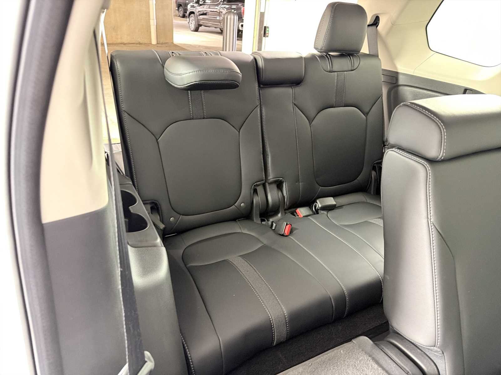 Used 2025 Honda Pilot EX-L image 13