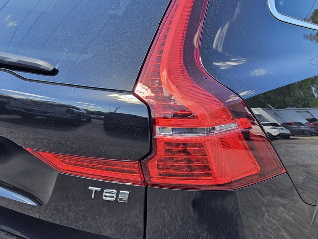 Used 2020 Volvo XC60 T8 Momentum w/ Premium Package AWD/4WD image 9