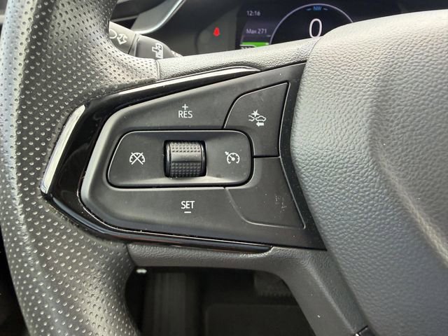 Used 2023 Chevrolet Bolt EUV LT w/ Driver Confidence Package FWD image 29