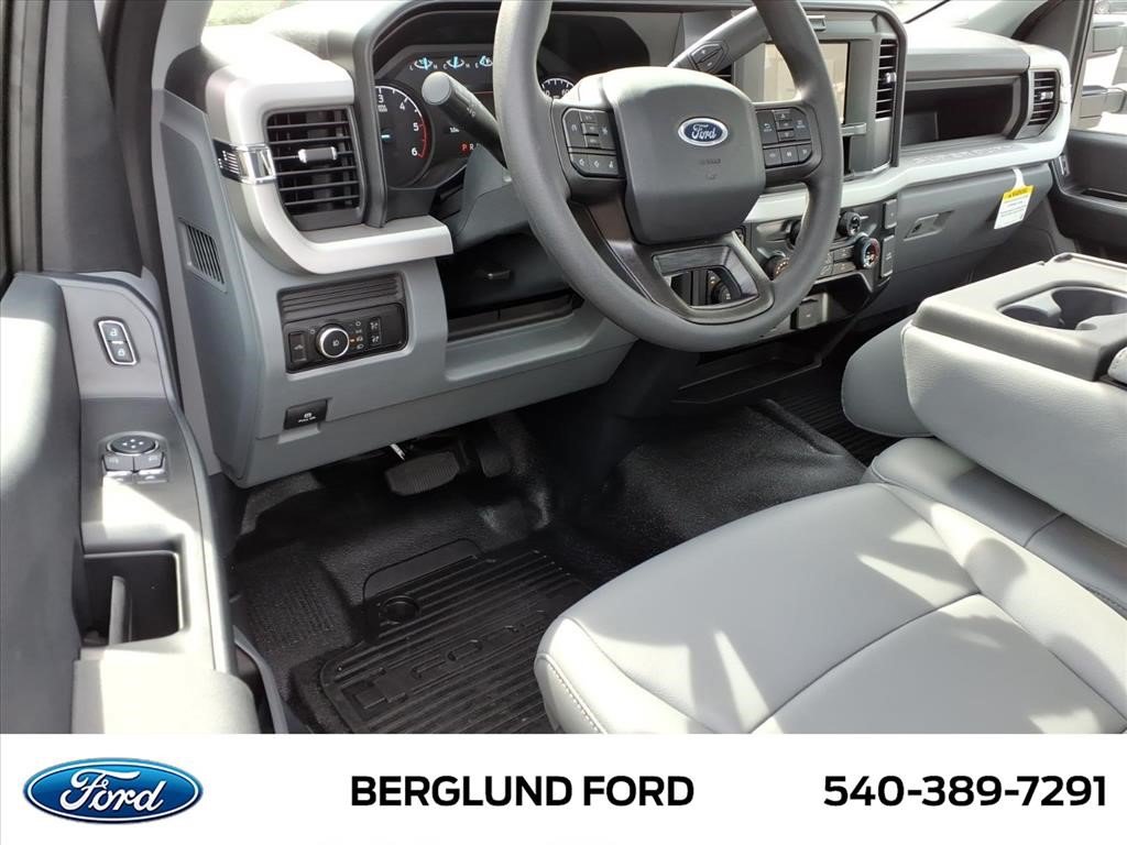 New 2026 Ford F550 4x4 Regular Cab Super Duty image 7
