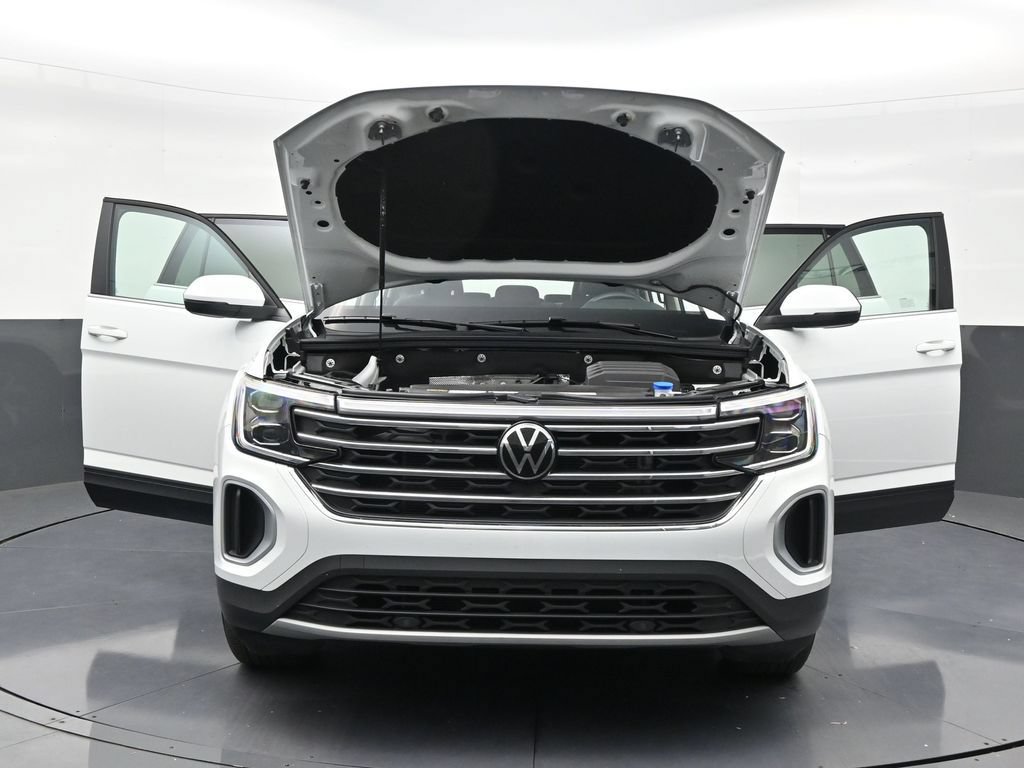 Used 2025 Volkswagen Atlas SE FWD image 33
