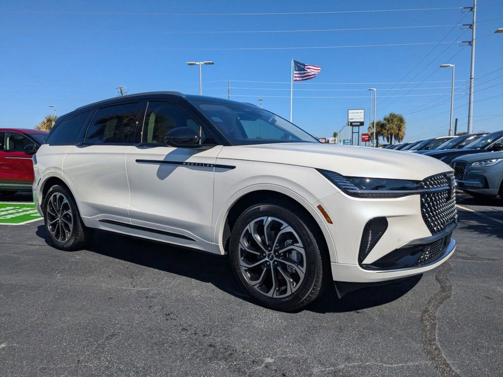 New 2026 Lincoln Nautilus Reserve image 2