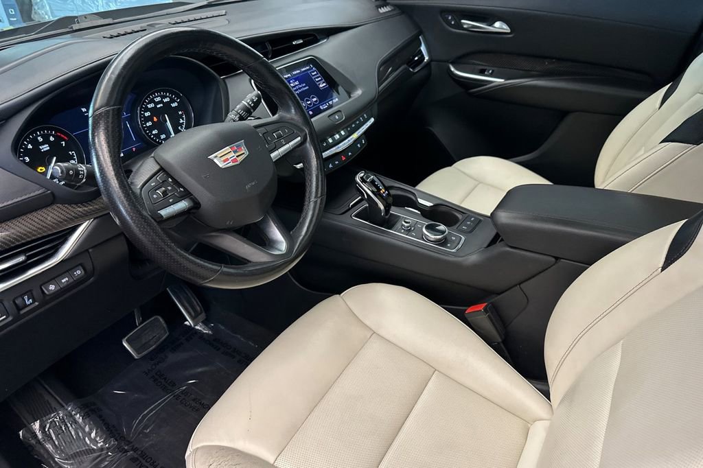 Used 2022 Cadillac XT4 Sport w/ Comfort Package image 10